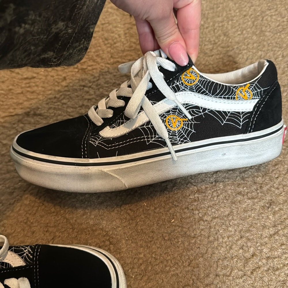 Halloween vans